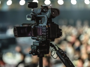 Onet stawia zarzuty dziennikarzowi TVP. Dziennikarz zaprzecza