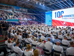 KO zapowiada: Zniesienie podatku od zysków kapitałowych, obligacje antyinflacyjne i rozdział Kościoła od państwa