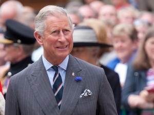 Skandal w Pałacu Buckingham. Król Karol III musi oficjalnie usunąć księcia