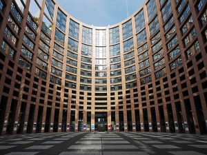 Parlament Europejski usiłuje storpedować przekazanie Polsce dodatkowego mandatu? „Nieakceptowalna decyzja”