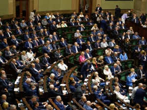 Nowy sondaż IPSOS: PiS wygrałoby dziś wybory z poparciem bliskim 40 proc.