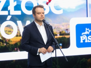 Nieprawidłowości w procesie wydawania wiz. Jest komentarz rzecznika PiS