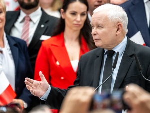 Podobni są w jednym. Jarosław Kaczyński zakpił z Tuska i Trzaskowskiego