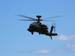 Minister Błaszczak podpisał umowę offsetową z koncernem Lockheed Martin w ramach zakupu śmigłowców Apache