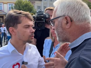 „Pan nie był zaproszony”. Kołodziejczak próbował wtargnąć do gmachu TVP?