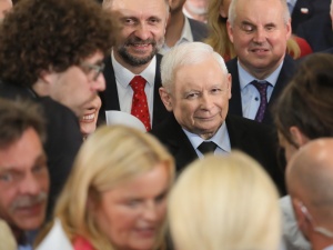 Onet: Wewnętrzne sondaże dają PiS zwycięstwo i trzecią kadencję