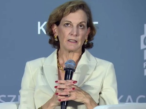 Żona Sikorskiego Anne Applebaum w amerykańskich mediach: „Wybory w Polsce nie są ani wolne, ani uczciwe”