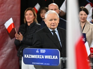Tusk prowokuje Kaczyńskiego, by wziął udział w debacie TVP. Jest odpowiedź prezesa PiS