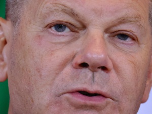 Instytut Eurointelligence: Kanclerz Niemiec Scholz prowadzi podwójną grę w sprawie Ukrainy