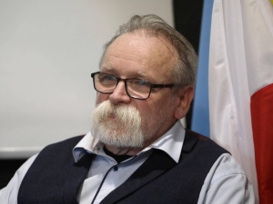 Adam Borowski: Mam 69 lat i będę musiał patrzeć jak zdrajcy pozbywają się suwerenności mojej Ojczyzny