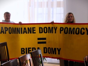 Pracownicy lubelskich DPS-ów weszli na posiedzenie Rady Miasta. Dopominają się podwyżek wynagrodzeń