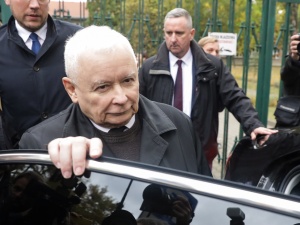 Pilna narada na Nowogrodzkiej. „Prezes robi wszystko, by ten temat zamknąć”