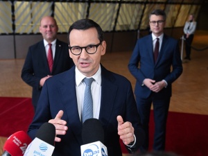 Premier przed szczytem RE: Podtrzymamy twarde weto