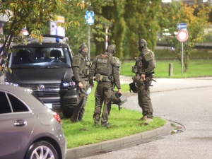 Uzbrojony mężczyzna wtargnął na lotnisko w Hamburgu. Nowe informacje 