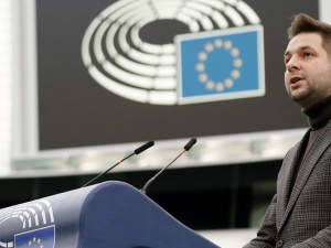 PE odebrał immunitety europosłom PiS i SP. Patryk Jaki zabiera głos