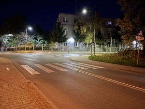 72-letni mężczyzna potrącił kobietę na środku przejścia dla pieszych. „Skupiłem się na prawej stronie”