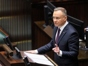 Prezydent Andrzej Duda mówi w Sejmie o obronie programów społecznych: znamienna reakcja sali [WIDEO]