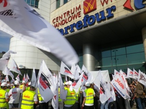 Solidarność z Carrefour Polska wezwała pracodawcę do rozmów