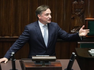 Awantura w Sejmie. Ziobro na mównicy: Mam nadzieje, że nie okażecie się fujarami