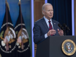 Biden: Przywracamy kontakty między wojskami USA i Chin