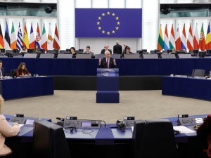 Głosowanie w PE ws. zmiany traktatów UE. Gorące komentarze
