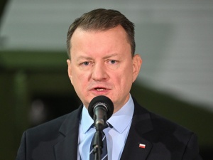 Błaszczak ostro do Hołowni: Nie jest już pan w TVN, tu nie chodzi o zbieranie lajków