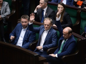 Tusk: Oni narażają nasze stosunki z Rosją [VIDEO]