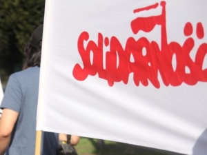 Polityk Platformy, który atakował „S”, a teraz obraża Kaczyńskiego, jest… nauczycielem