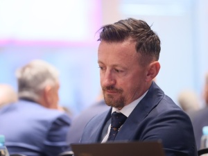 Burza w kadrze polskich skoczków. Adam Małysz: Byłbym ostrożny