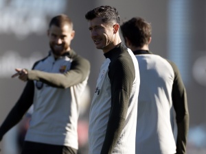 Hiszpanie apelują do Lewandowskiego. Wymowny tytuł 