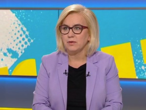 Afera wiatrakowa: Hennig-Kloska pytana o źródło kontrowersyjnej ustawy wymienia nazwisko znanego polityka PO (WIDEO)