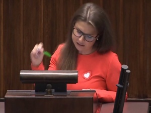 Poseł PO: „To nie orzeł powinien być w logo Orlenu”