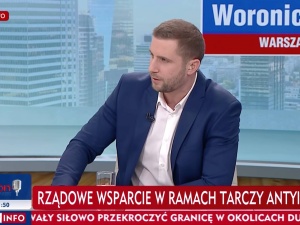 Miłosz Kłeczek dementuje informacje o odejściu z TVP Info