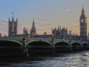 Daily Telegraph: Burmistrz Londynu zablokował przekazanie Ukrainie złomowanych samochodów