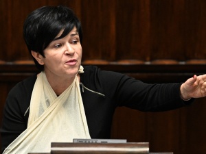 Poszkodowana poseł PiS mocno do Tuska: „Czy wyjdzie pan na mównicę i będzie pan mnie bronił?” [WIDEO]