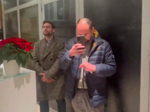 „Mężczyźni z bronią próbowali wtargnąć do siedziby”. Interwencja poselska w PAP