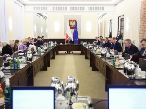 „Andrzej Duda może się nauczy, że jak się sika...”. Żenujący komentarz ministerstwa rządu Tuska