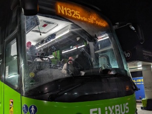 Kierowca autokaru miał straszyć uczestników Protestu Wolnych Polaków kluczem francuskim