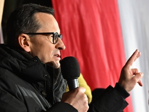 Pomysł premii dla piłkarzy był błędem? Morawiecki odpowiada