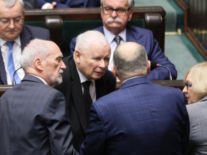 Nieoficjalnie: Pilne spotkanie PiS na Nowogrodzkiej po decyzjach Donalda Tuska