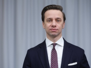 Wotum nieufności wobec Sienkiewicza. Konfederacja poprze wniosek PiS