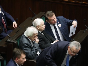 Radio Wnet: PiS podjęło decyzję ws. Krzysztofa Bosaka. „Wielu posłów chce złamać dyscyplinę”