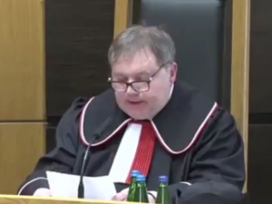 Wyrok Trybunału Konstytucyjnego w sprawie TVP. Sędzia powołał się na stanowisko… Adama Bodnara