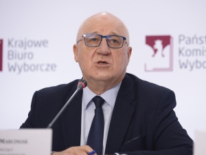 „Państwowa Komisja Wyborcza nie ułatwia sprawy Hołowni”