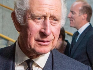 Trzęsienie ziemi w Pałacu Buckingham. Camilla ostrzegła Karola III