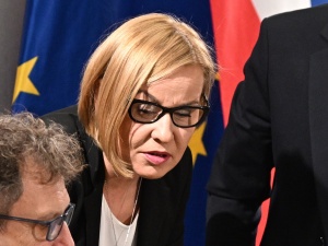 Kompromitacja koalicji rządzącej na sejmowej komisji. Fliks przeprasza