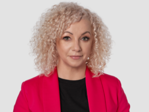 Hołownia niewyedukowany seksualnie? Kotula chce doszkalać posłów i księży 