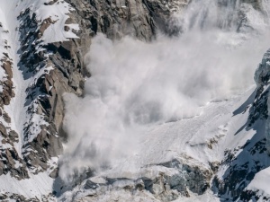 Tatry: Dwie lawiny porwały narciarzy. Interweniowało TOPR