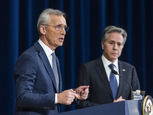 Stoltenberg: Chiny i Rosja coraz bardziej się do siebie zbliżają