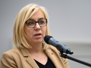 Hennig-Kloska przekonuje, że odchodzenie od paliw kopalnych uzyska „szeroką akceptację” Polaków 